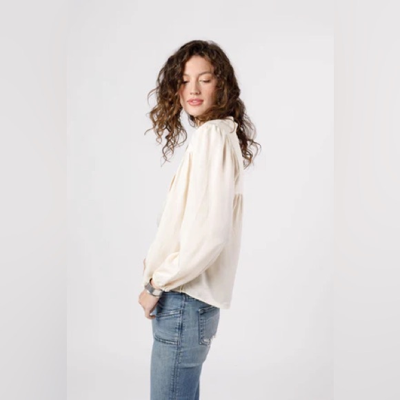 NWT Band Of The Free CASH IVORY LONG SLEEVE TOP Bohemian Large Billowing Sleeve - Picture 3 of 5